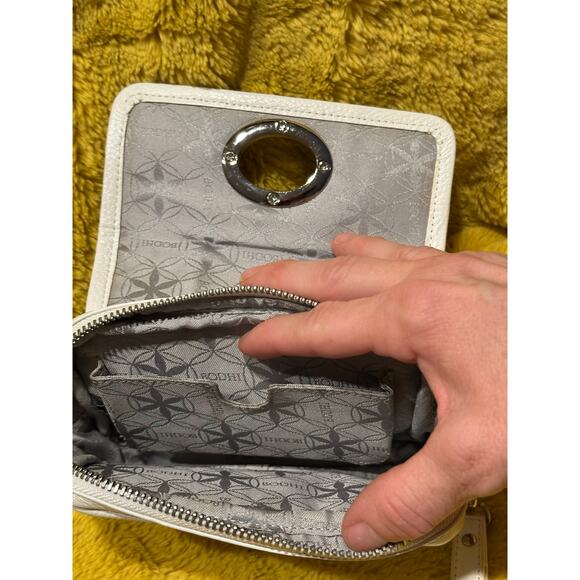 BODHI white and black leather wristlet silver-toned pebbled turn-lock closure - Picture 7 of 11